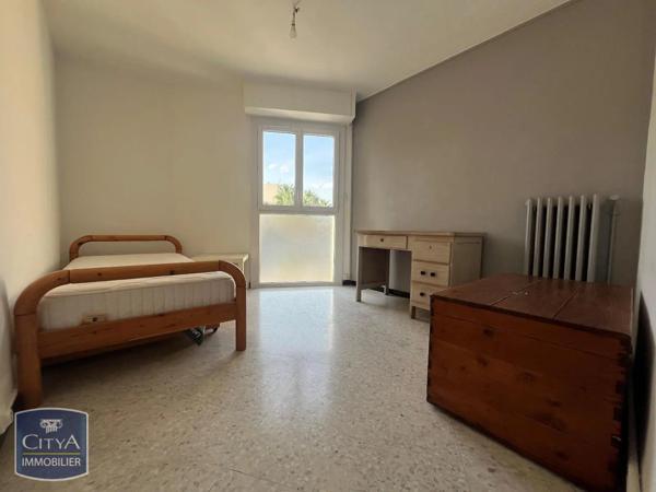 Appartement à louer 4 pièces 73.28m² Nîmes (30000)