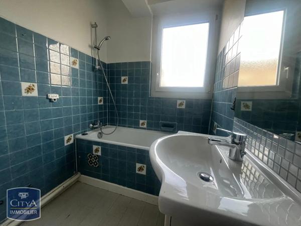 Appartement à louer 4 pièces 73.28m² Nîmes (30000)