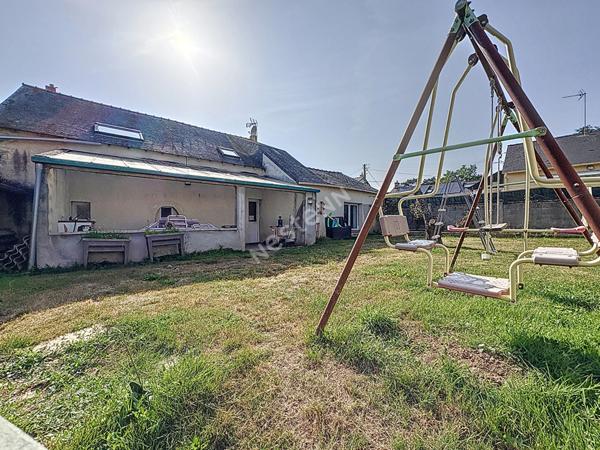 Maison à vendre à MONTRELAIS - 3 chambres, belle pièce de vie, garage, jardin