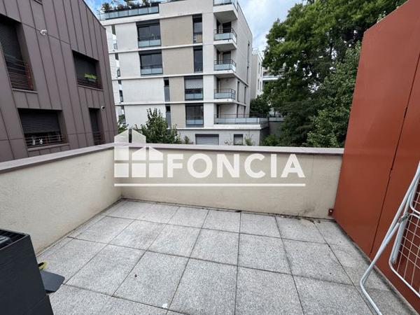 Location Appartement 3 pièces 69.8 m² - 2-4 RUE SIMONE DE BEAUVOIR Lyon 69007