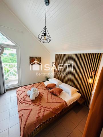 Appartement , 3  chambres rénové et meublé avec piscine