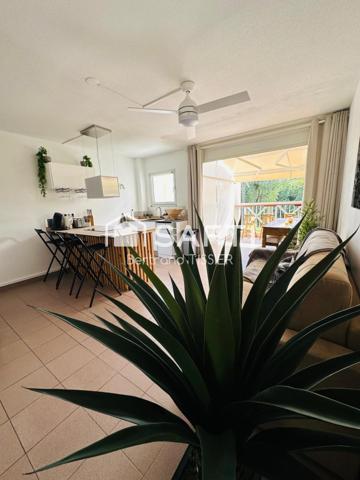 Appartement , 3  chambres rénové et meublé avec piscine