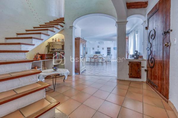 Maison traditionnelle de 218 m²