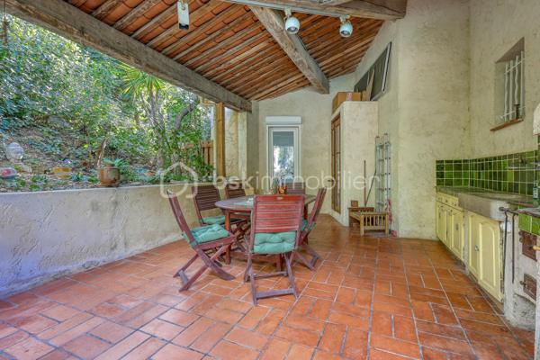 Maison traditionnelle de 218 m²