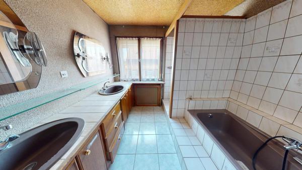 À vendre – Duplex esprit maison avec jardin, garage et potentiel d’aménagement – Ensisheim