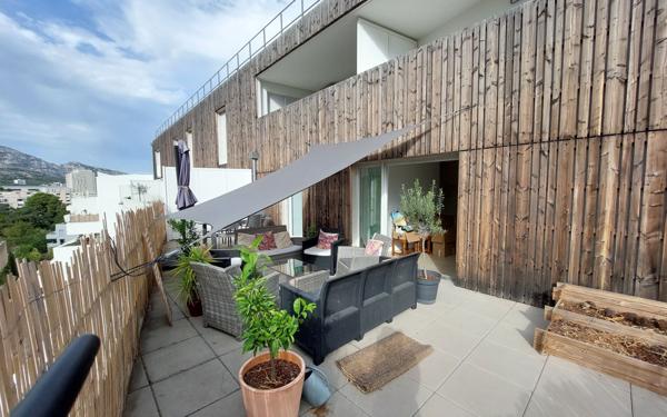 Appartement à vendre    2 pièces • 51 m2 Marseille 8