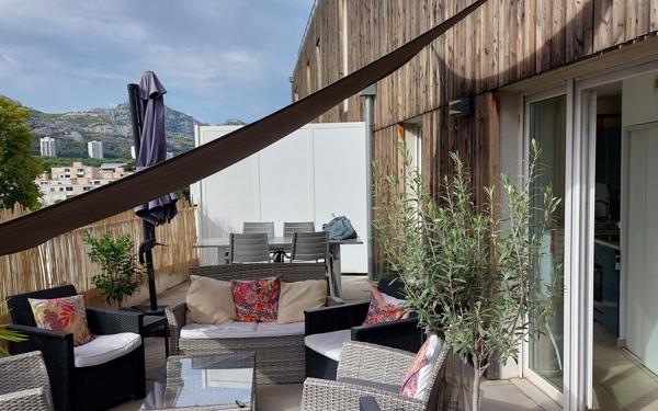 Appartement à vendre    2 pièces • 51 m2 Marseille 8