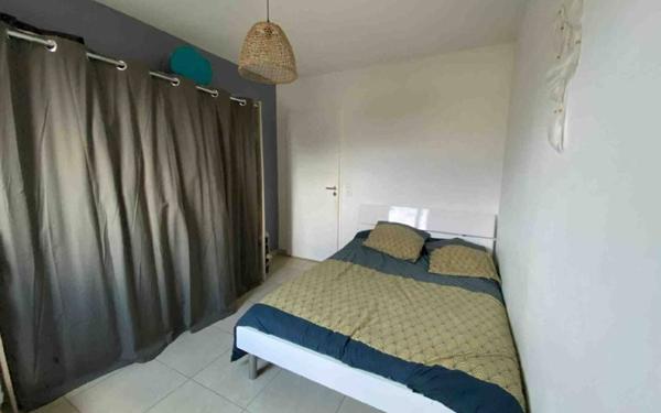 Appartement à vendre    2 pièces • 51 m2 Marseille 8