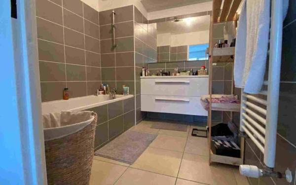 Appartement à vendre    2 pièces • 51 m2 Marseille 8