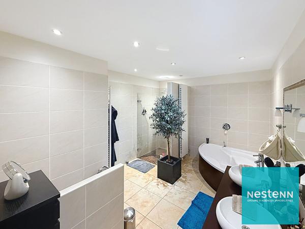 Cours Fauriel 149 m² + jardin 120 m² + parking (bien rare)