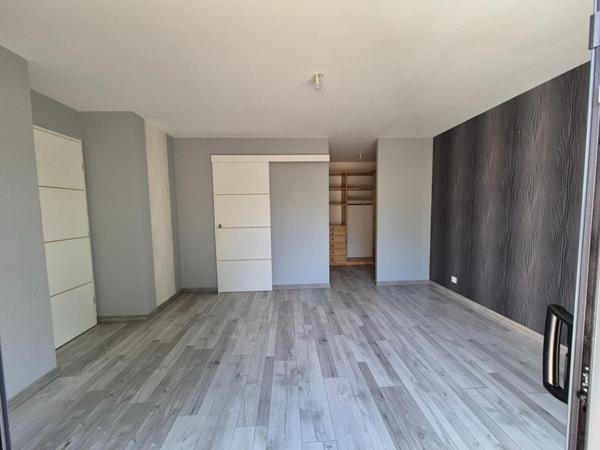 TRES BELLE MAISON CONTEMPORAINE DE PLAIN PIED de 112 m2 réalisée en 2018 dans le Finistère en limite du Morbihan - (2 min de Spézet, 10 min de Gourin - 10 min de Châteauneuf du Faou)