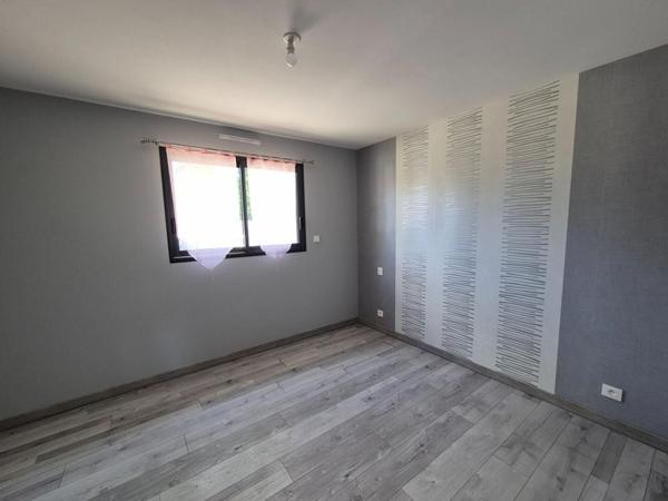 TRES BELLE MAISON CONTEMPORAINE DE PLAIN PIED de 112 m2 réalisée en 2018 dans le Finistère en limite du Morbihan - (2 min de Spézet, 10 min de Gourin - 10 min de Châteauneuf du Faou)