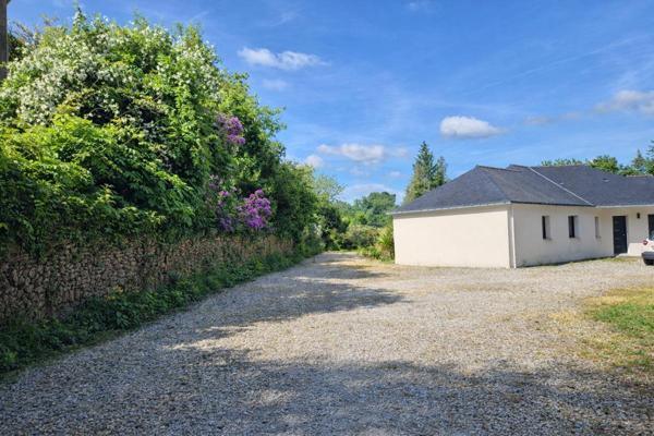 TRES BELLE MAISON CONTEMPORAINE DE PLAIN PIED de 112 m2 réalisée en 2018 dans le Finistère en limite du Morbihan - (2 min de Spézet, 10 min de Gourin - 10 min de Châteauneuf du Faou)