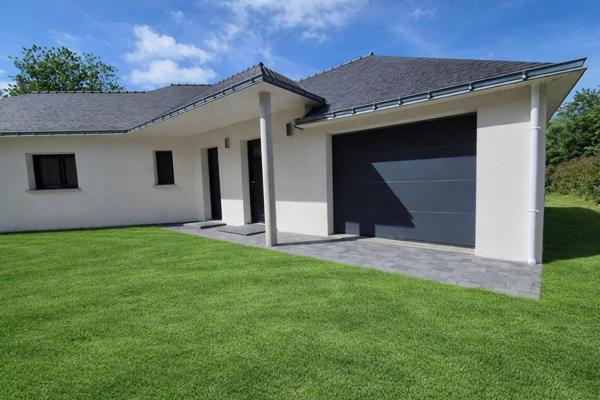 TRES BELLE MAISON CONTEMPORAINE DE PLAIN PIED de 112 m2 réalisée en 2018 dans le Finistère en limite du Morbihan - (2 min de Spézet, 10 min de Gourin - 10 min de Châteauneuf du Faou)