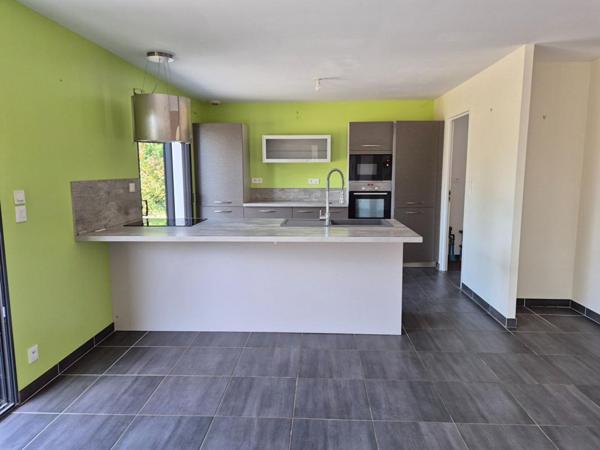 TRES BELLE MAISON CONTEMPORAINE DE PLAIN PIED de 112 m2 réalisée en 2018 dans le Finistère en limite du Morbihan - (2 min de Spézet, 10 min de Gourin - 10 min de Châteauneuf du Faou)