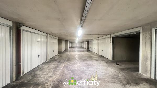Parking
        
        - 15 m² 38 500 € *
