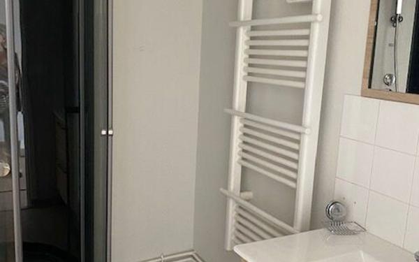 Immeuble à vendre    3 pièces • 100 m2 Rochefort