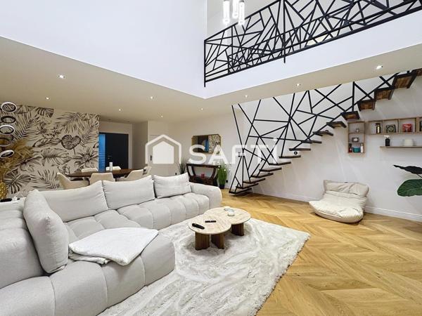 Maison contemporaine 4 chambres, une mezzanine, un cellier, un garage