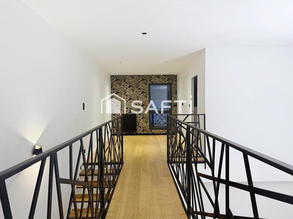 Maison contemporaine 4 chambres, une mezzanine, un cellier, un garage