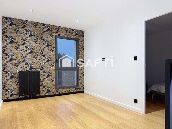 Maison contemporaine 4 chambres, une mezzanine, un cellier, un garage