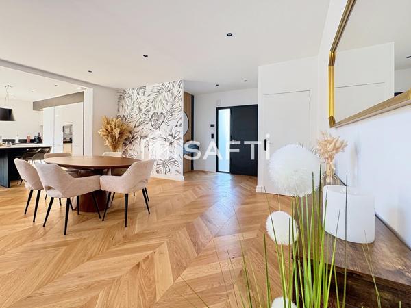 Maison contemporaine 4 chambres, une mezzanine, un cellier, un garage