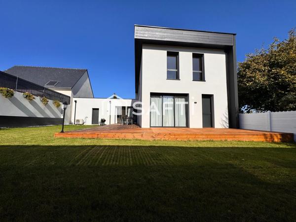 Maison contemporaine 4 chambres, une mezzanine, un cellier, un garage