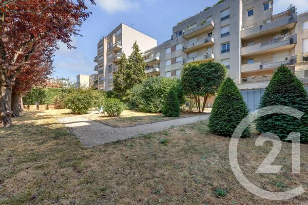 Appartement F3 à vendre  3 pièces - 66,06 m 2   MONTROUGE  - 92
