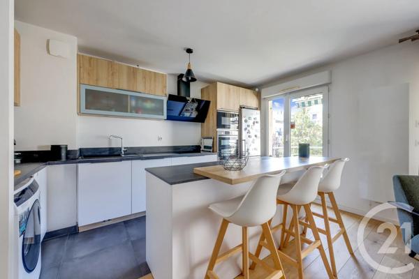 Appartement F3 à vendre  3 pièces - 66,06 m 2   MONTROUGE  - 92
