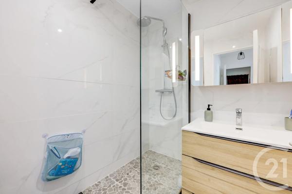 Appartement F3 à vendre  3 pièces - 66,06 m 2   MONTROUGE  - 92