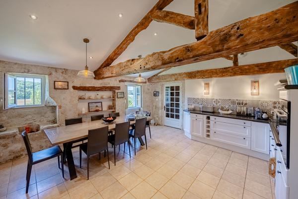 A vendre Demeure en Pierre de prestige proche Auch avec Piscine sans vis a vis