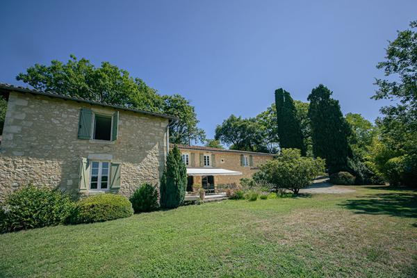 A vendre Demeure en Pierre de prestige proche Auch avec Piscine sans vis a vis