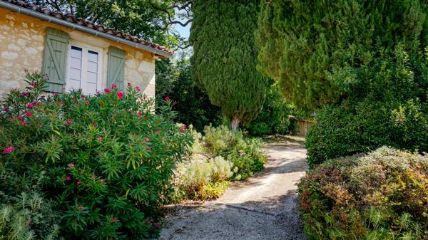 A vendre Demeure en Pierre de prestige proche Auch avec Piscine sans vis a vis