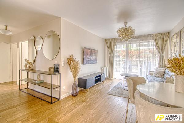 Versailles Notre-Dame Appartement 4 pièces 69.45 m² carrez avec terrasse de 27 m² 770 000 € **  - Référence  28263
