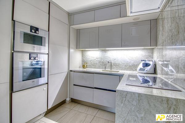 Versailles Notre-Dame Appartement 4 pièces 69.45 m² carrez avec terrasse de 27 m² 770 000 € **  - Référence  28263