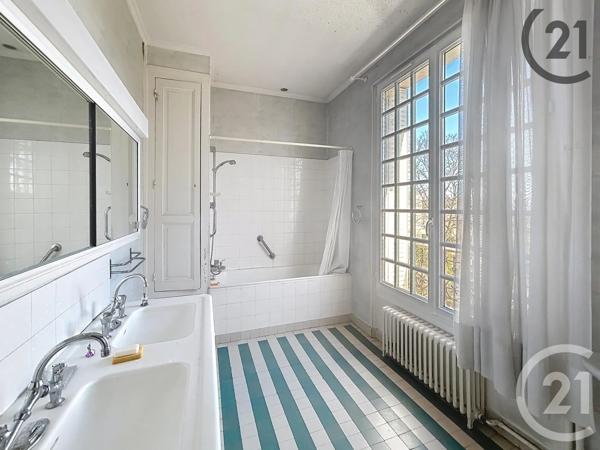 Maison à vendre  14 pièces - 275,52 m 2   AVON  - 77