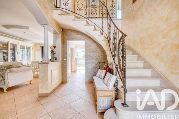 Maison à vendre 5 pièces 200 m² Ormesson-sur-Marne