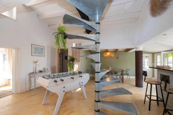 Charmante maison de famille rétaise, au cœur du village