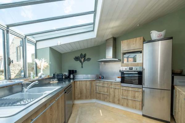 Charmante maison de famille rétaise, au cœur du village