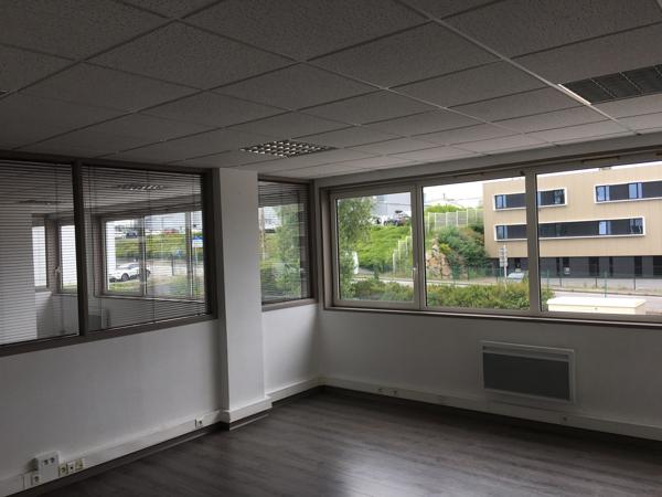BUREAU A LOUER KERGONAN KERGARADEC PROXIMITE TRAM BREST