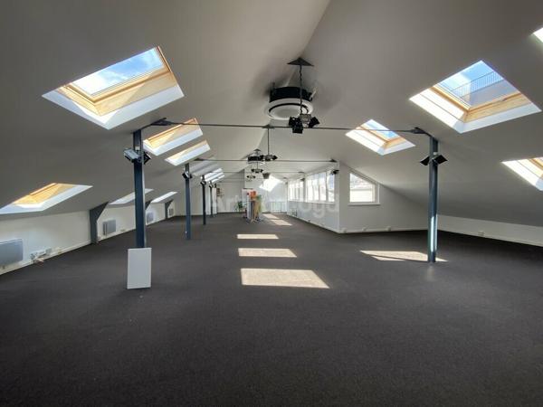 BUREAUX à LOUER de 223 m²