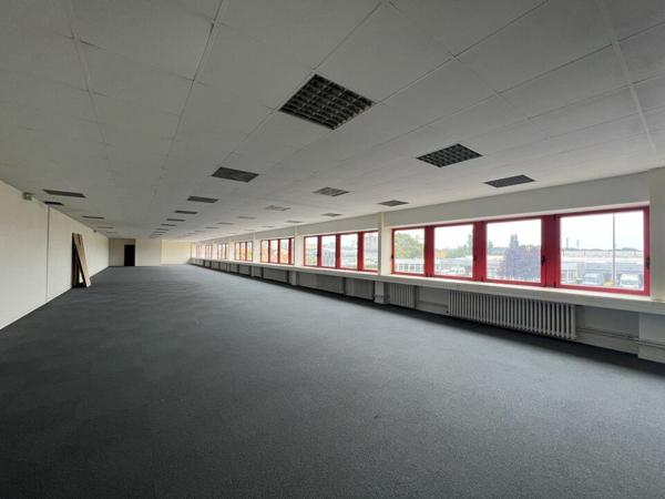 BUREAUX à LOUER de 778 m²