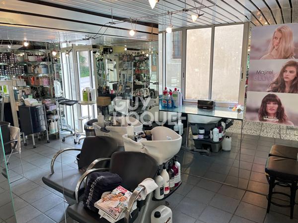 Fond de commerce et immeuble à Saint Sever 8 pièces