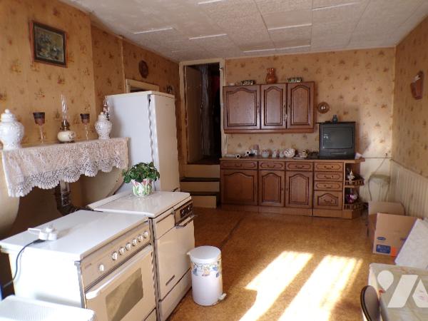 Maison de village de type 5 mitoyenne d'un côté