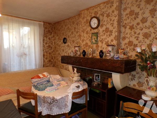 Maison de village de type 5 mitoyenne d'un côté