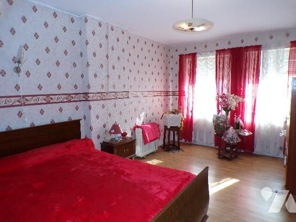 Maison de village de type 5 mitoyenne d'un côté