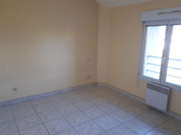 Type 2 de 50 m²  Notre Dame d'oé. Idéal investisseur ou 1er achat. Faibles charges