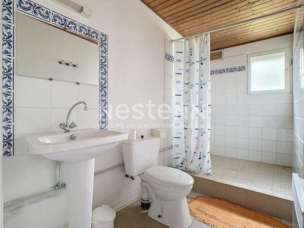 A VENDRE Maison de plus de 160m² habitables, garage, jardin située à Champagne Les Marais, 30 minutes de La Rochelle et 20 minutes des plages