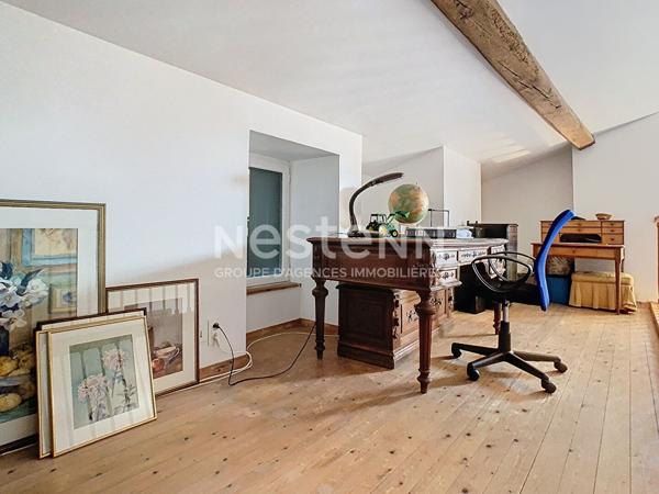 A VENDRE Maison de plus de 160m² habitables, garage, jardin située à Champagne Les Marais, 30 minutes de La Rochelle et 20 minutes des plages