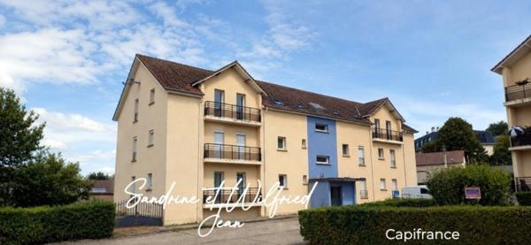 LOUVIERS (27) - A LOUER - F2 RDC surélevé - cave privée et parking commun