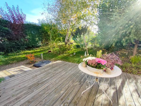 Geneuille (25870) maison au calme dans écrin de verdure